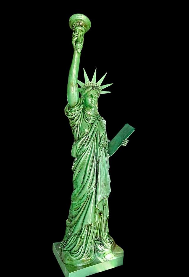 หุ่นตั้งโชว์ เทพีเสรีภาพ Statue of Liberty สูง3เมตรกว่า สภาพใหม่มือหนึ่ง สีเขียว