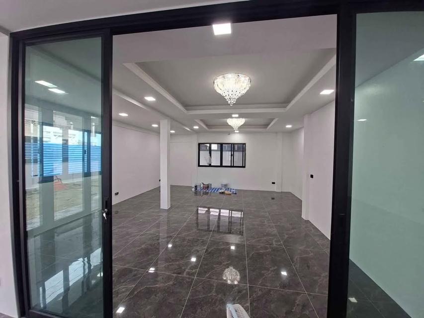 MHR283 สเปซกว้างพร้อมอยู่! ปล่อยเช่าบ้านเดี่ยว วชิรธรรมสาธิต 55 มี 4 นอน 3 ห้องอเนกประสงค์+ห้องแม่บ้าน ใกล้ True Digital Park 10