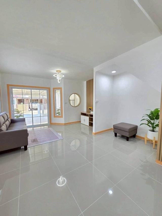 หมู่บ้านสิรารมย์     8