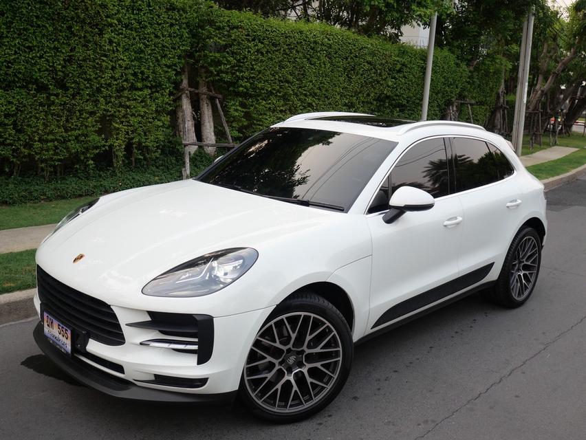 Porsche Macan Full option 2020 สีขาว รถมือเดียว ไมล์น้อยมาก