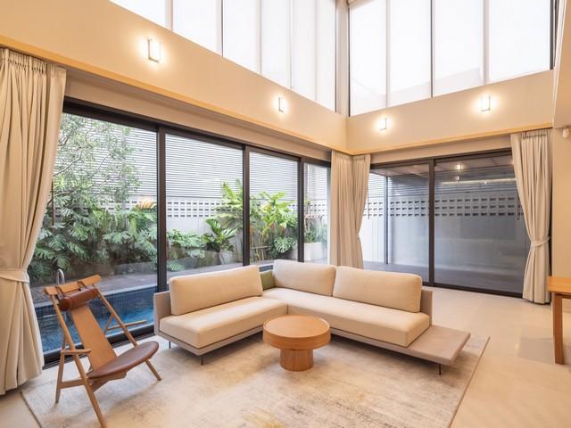 ให้เช่าบ้านเดี่ยว4ชั้น5นอน620ตร.ม.ย่านวิภาวดี20ลาดพร้าวจตุจักร Pool Villa พร้อมลิฟท์ส่วนตัวอดรถ 6 คัน ใกล้ BTS ห้าแยกลาดพร้าว / หมอชิต และ MRT ลาดพร้า 6