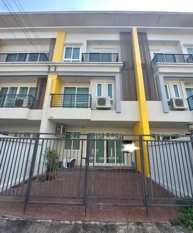 ให้เช่า ทาวน์โฮม3ชั้น 27ตรว.อยู่ถนน ลาดกระบัง ใกล้ สนามบินสุวรรณภูมิเพียง1กิโล 1