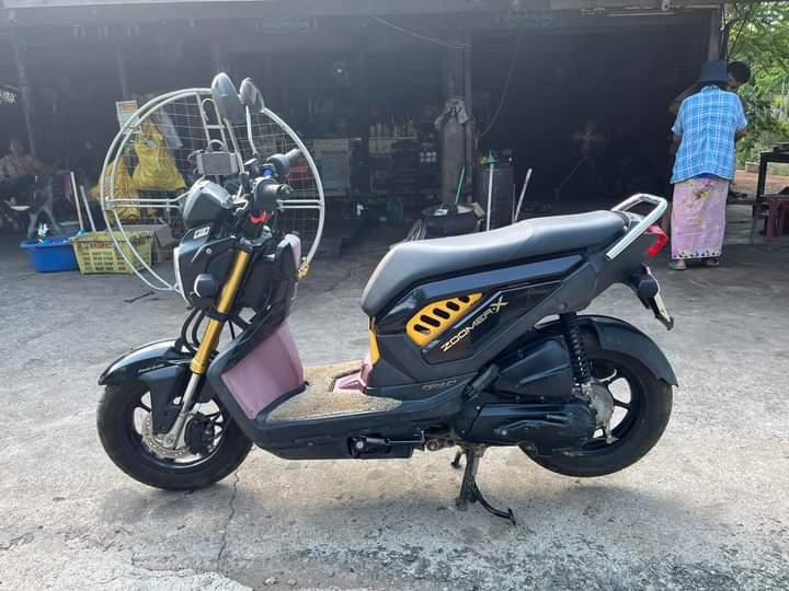 Honda zoomer x  1