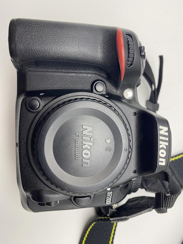 Nikon D7200 (Body) 10