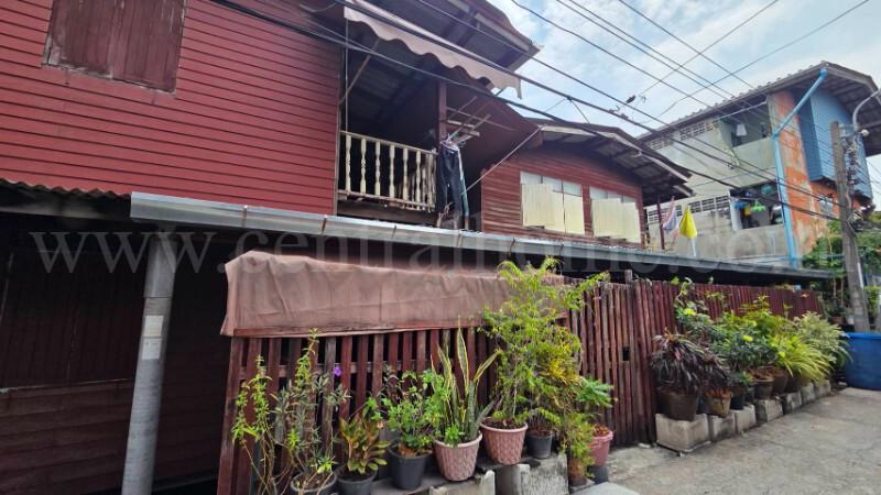 บ้านเดี่ยว 2 หลัง พร้อมห้องเช่า 82 ตร.วา สำโรงกลาง สมุทรปราการ ราคาถูก 2