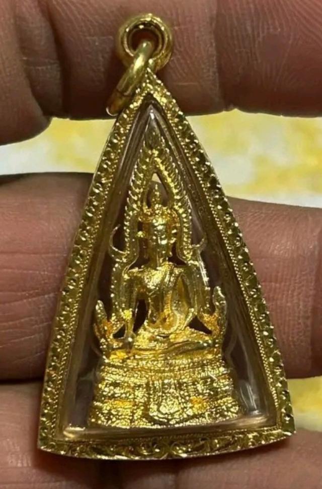 พระพุทธชินราชเล็กเลี่ยมทอง