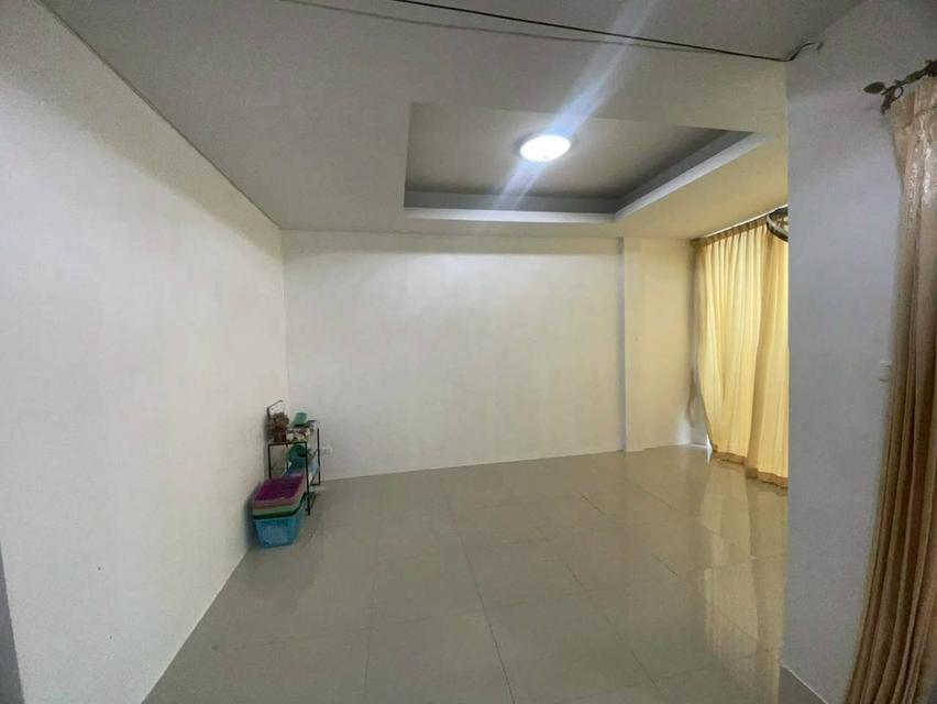 ขายบ้านทาวน์เฮ้าส์ 2 ชั้น หมู่บ้านราชพฤกษ์ ถนนฉลองกรุง 5