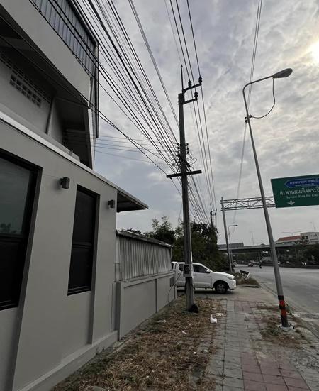 ให้เช่าอาคารสำนักงานพร้อมโกดังย่านถนนราชพฤกษ์ ขนาด 850 ตรม. บริเวณถนนราชพฤกษ์ แขวงฉิมพลี เขตตลิ่งชัน กรุงเทพฯ 8