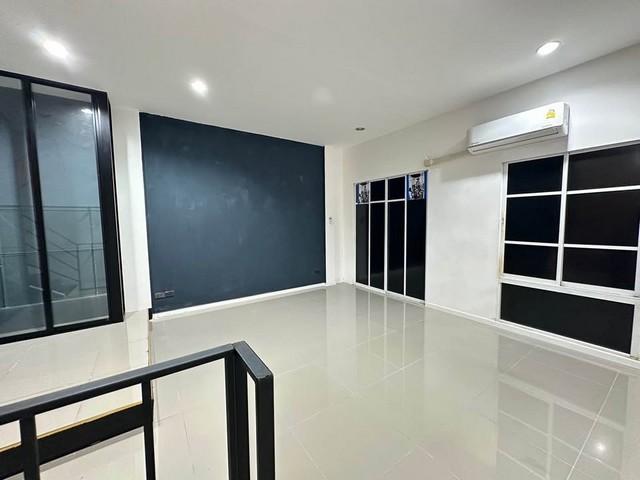 ให้เช่าทาวโฮม3 ชั้น ย่านนวลจันทร์ ใกล้โรงเรียน เลิศหล้า เกษตร-นวมินทร์ใกล้ เดอะวอร์ค เล่นระดับ โครงการ พลัสซิตี้ปาร์ค เอ