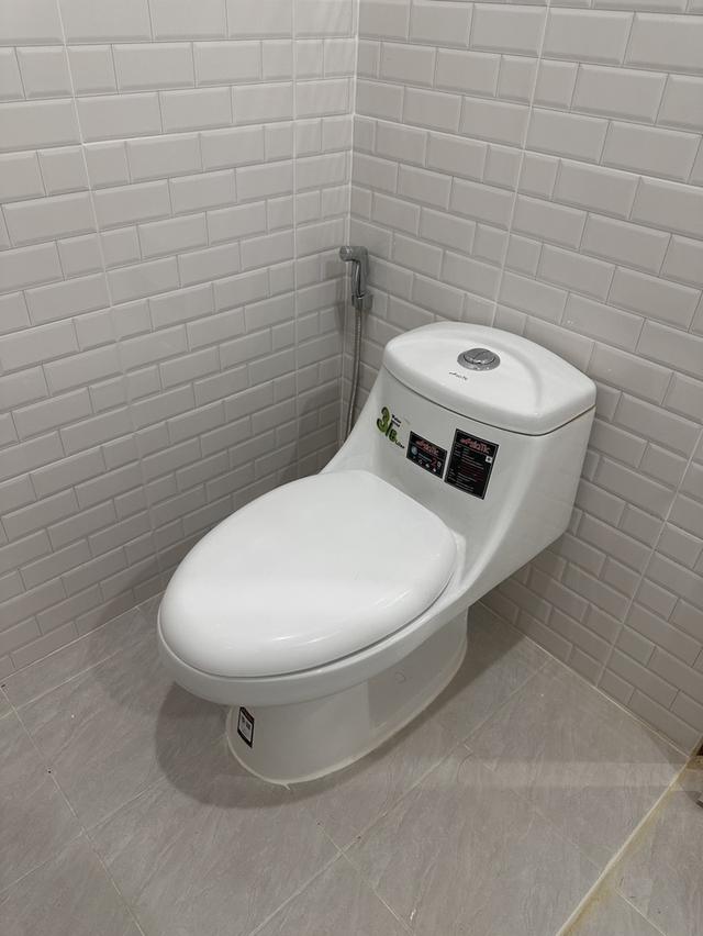 ขายทาวน์เฮ้าส์ 2 ชั้น รีโนเวทใหม่ทั้งหลัง สไตล์มินิมอล ทำเลดี 6