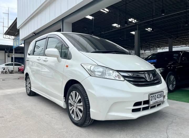 HONDA FREED ปี 2013 7