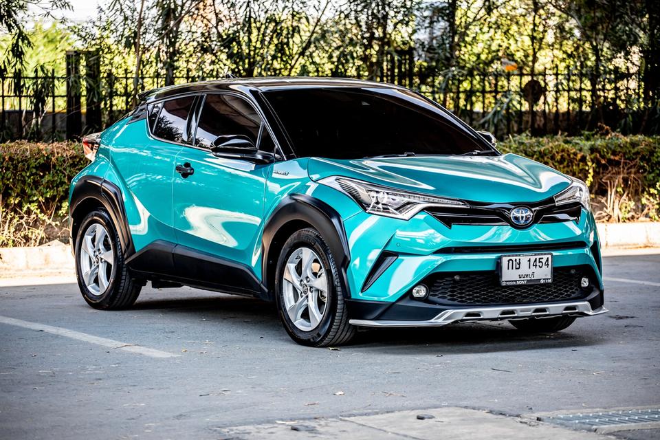 Toyota CHR 1.8 HV HI ปี 2018 สีเขียว มือเดียวป้ายแดง 3