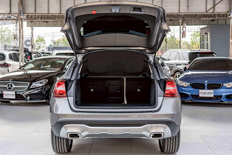 รหัสรถ NP579 BENZ GLA200 URBAN 2020 9