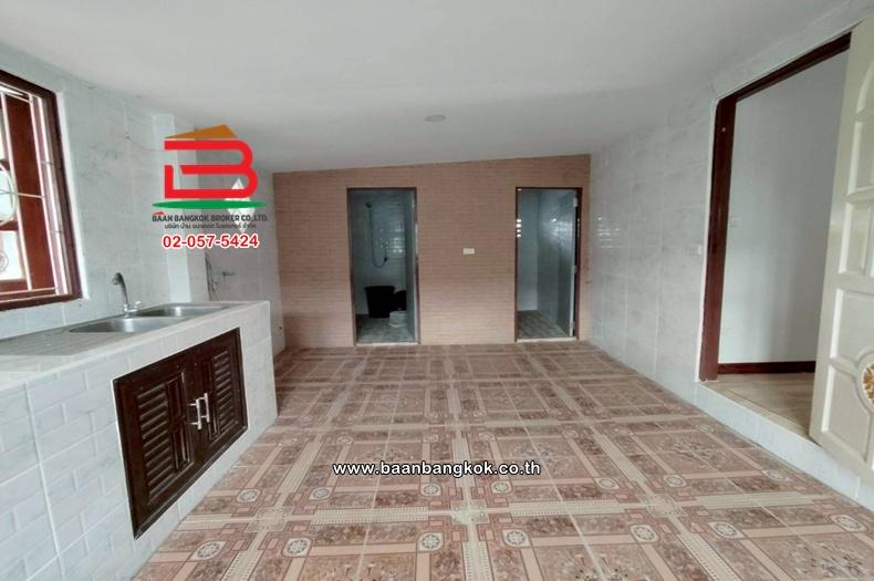 บ้านเดี่ยว เนื้อที่ 98 ตร.ว. ซอยบึงคำพร้อย 13 (ถนนเลียบคลอง 5 ฝั่งตะวันออก) ตำบลคลองห้า อำเภอคลองหลวง ปทุมธานี 12