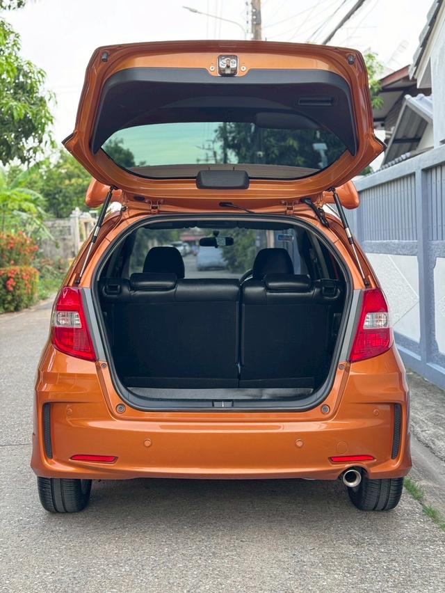 HONDA JAZZ 1.5SV TOP MC แล้ว HATCH BACK 5 ประตู ปี 2012 รถบ้านมือเดียว สภาพดี 15