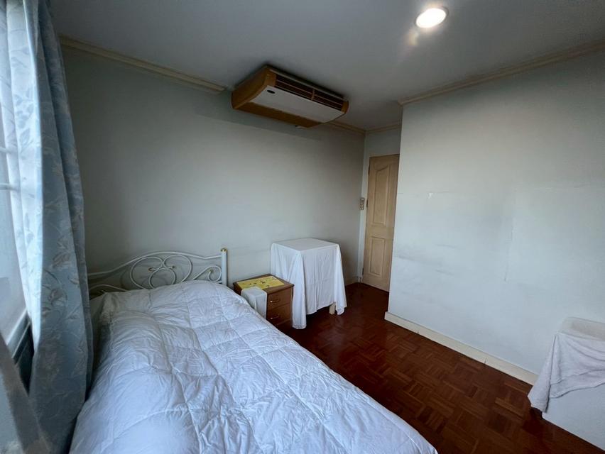 The Executive Regent, Nang Linchee Road 15