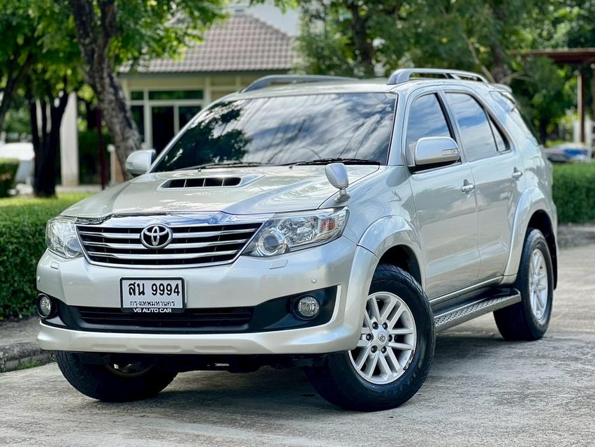 TOYOTA Fortuner 3.0V 4WD เครื่องยนต์: ดีเซล เกียร์:AT ปี: 2012 สี:เทา ไมล์ 15x,xxx km. รูปย่อยที่ 2