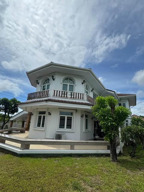 ให้เช่าบ้านเดี่ยวพูลวิลล่าหรู 4 ห้องนอนใหญ่ ซอยสุขุมวิท 107 (แบริ่ง) ใกล้โรงเรียน Bangkok Patana ใกล้ BTS แบริ่ง 1
