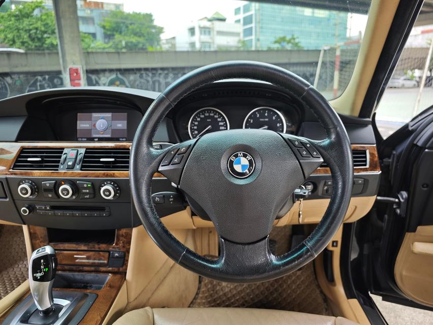 BMW 523i Series 5 E60 ปี 2007  6