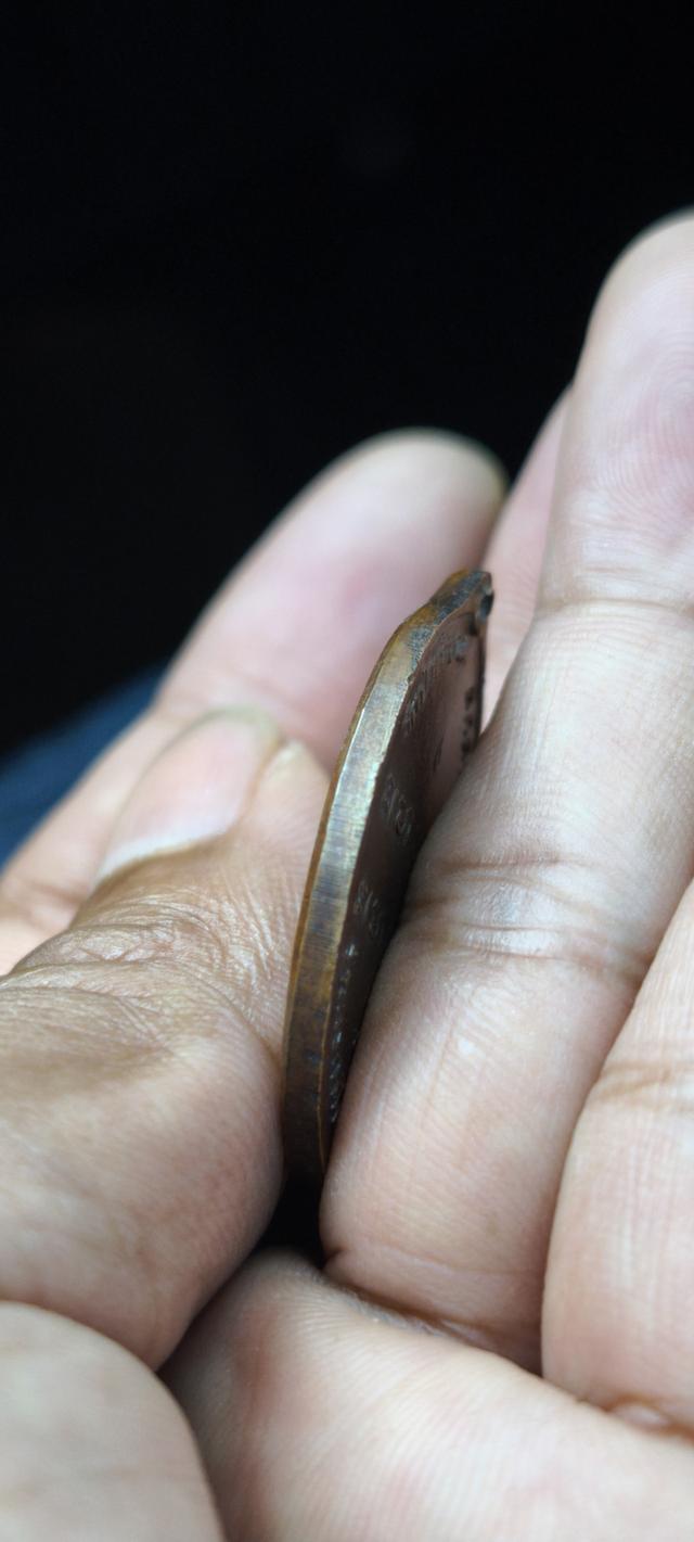 เหรียญอาจารย์ฝั้น รุ่นแรกเนื้อทองแดง 6