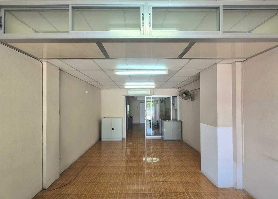 ให้เช่าตึก 4.5 ชั้น พหลโยธิน 54/4 แยก 3 6