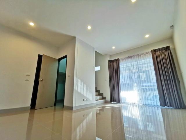 ชัยพฤกษ์-วงแหวน ลำโพ รพ.ปากเกร็ด2 2.2กม. ให้เช่าทาวน์โฮมสัมมากร 3ชั้น 19ตร.วา. 230 ตร.ม. 3นอน 3น้ำ ตลาดสมบัติบุรี ถ.สะพา 3