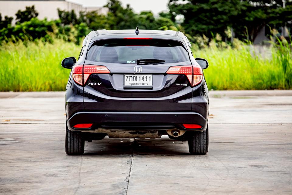 Honda Hrv 1.8E limited ปี 2017 มือเดียวป้ายแดง เบาะไฟฟ้า สีเทา  6
