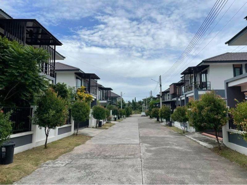 ขายบ้านเดี่ยว2ชั้น บ้านไม่เคยอาศัย หลังมุม หมู่บ้านเบญจวรรณ แกรนด์ หนองปลาไหล บางละมุง ชลบุรี. 9