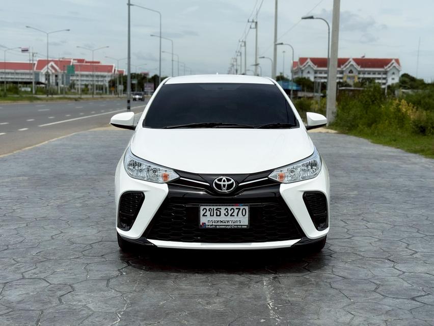 Toyota Yaris 1.2 Entry เกียร์ออโต้ สีขาว ปี 2021