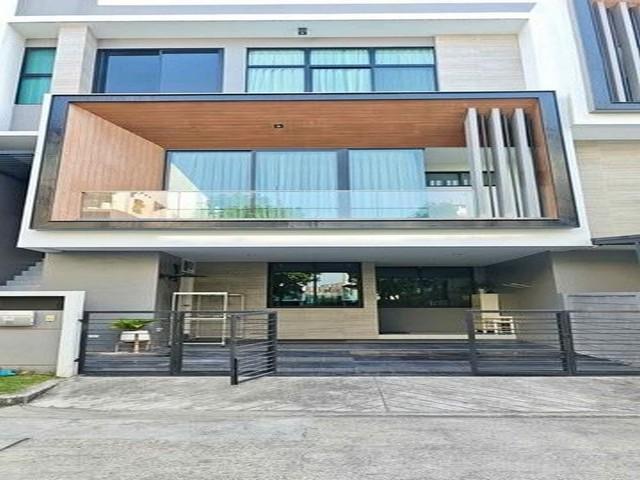 PB5974 ให้เช่า ทาวน์โฮมหรู บนทำเลกรุงเทพกรีฑา ถนนศรีนครินทร์-ร่มเกล้า โครงการ เนอวานา ดีฟายน์ ศรีนครินทร์-พระราม 9 1