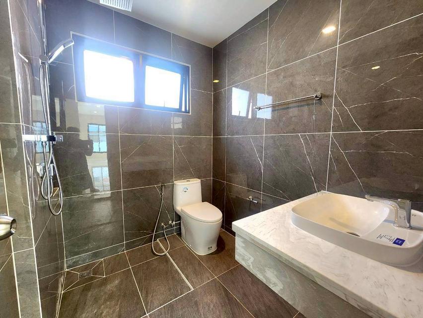 ขายบ้านมือสองตกแต่งใหม่ โครงการ ชลลดา บางบัวทอง (Chonlada Bangbuathong) หลังริม คุณภาพแบรนด์ LH เนื้อที่ 76 ตร.ว. 12