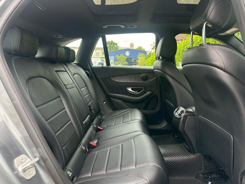 Mercedes Benz GLC250d 11