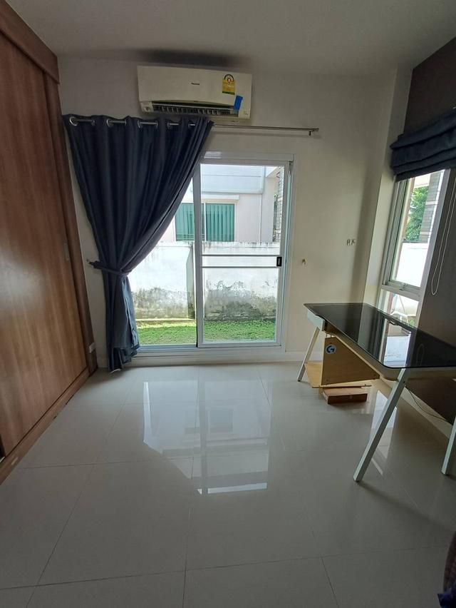 ให้เช่าบ้านเดี่ยว2ชั้น 4นอนหมู่บ้านสัมมากรรามคำแหง162-1 ย่านรามคำแหงราษฎร์พัฒนาร่มเกล้าตกแต่งพร้อมอยู่ ติดถนนรามคำแหง ใกล้มอเตอร์เวย์ – สุวรรณภูมิ MRT 7