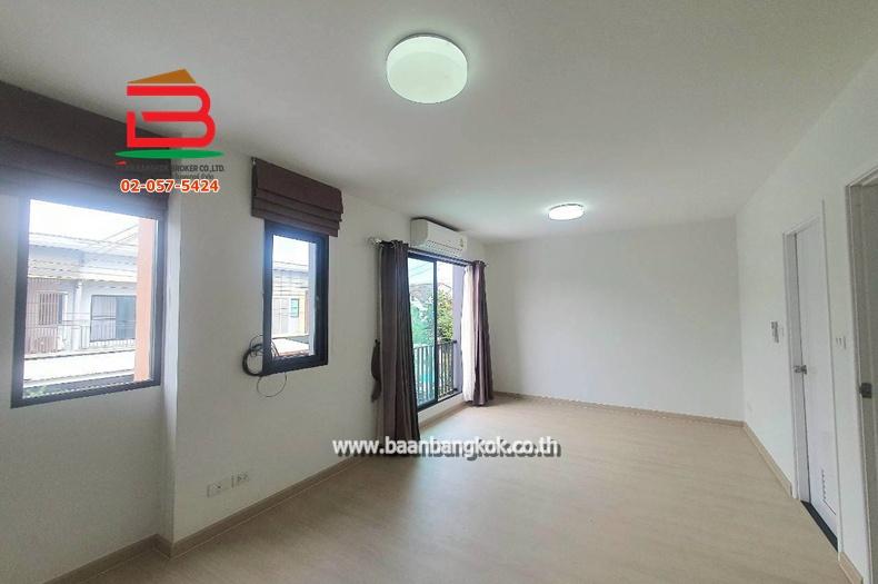 ทาวน์โฮม เดอะคอนเนค 12 รามอินทรา 65 แยก 2-2-2 (ใกล้เพลินนารี่มอลล์) เนื้อที่ 21.4 ตรว. แขวงท่าแร้ง เขตบางเขน 7