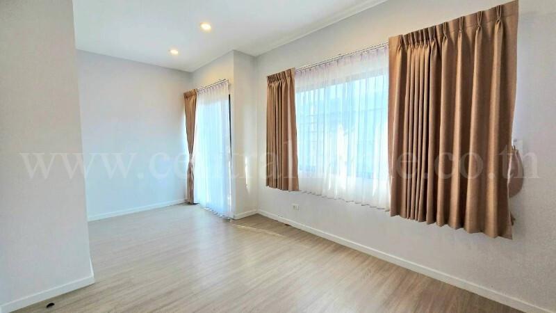 ทาวน์โฮม สิริ เพลส รังสิต เดินทางสะดวก ใกล้ทางด่วนบางพูน 11