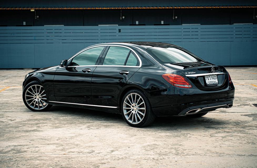 Mercedes-Benz C350 2.0 W205 e AMG Dynamic AT 2016 ไมล์ 74,xxx km. !!! ราคาพิเศษ 639,000 บาท รูปย่อยที่ 4