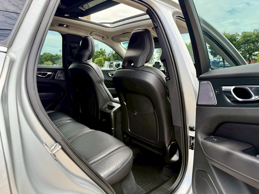 2019 VOLVO XC60 T8 Inscription Hybrid Plug in 7