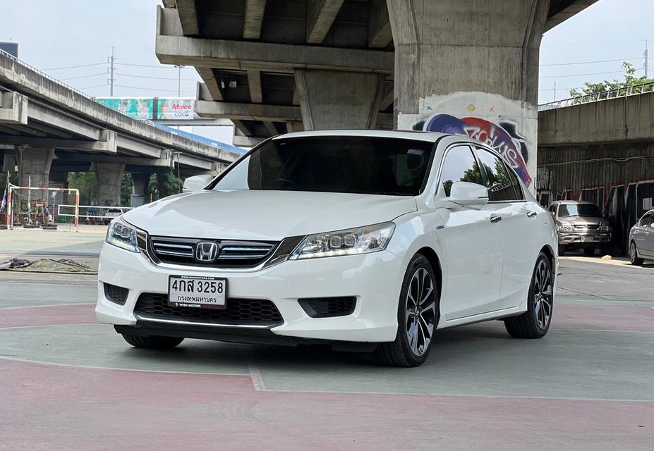 ขายรถ Honda Accord Hybrid 2.0 Tech Sunroof ปี 2015 สีขาว เกียร์ออโต้ 3