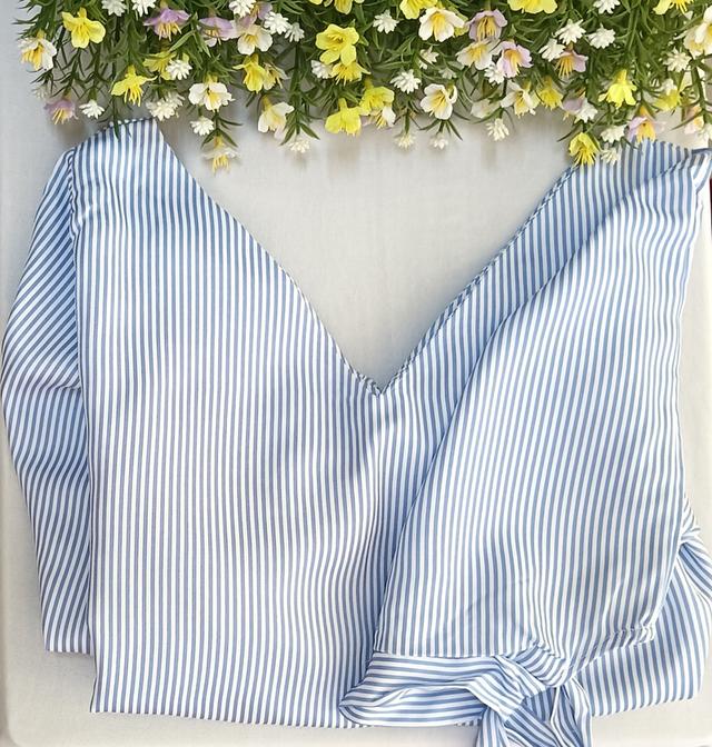 เสื้อคอวีหน้าหลัง แขนสามส่วน, สีฟ้า freesize