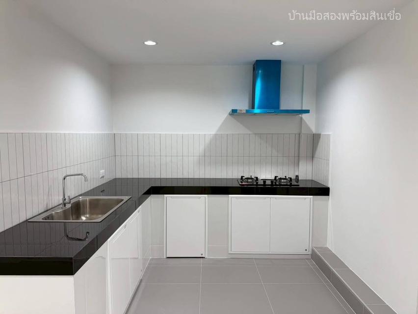 ทาวน์โฮม 3 ชั้น ซอยนาคนิวาส 37 ถนนประดิษฐ์มนูธรรม 5