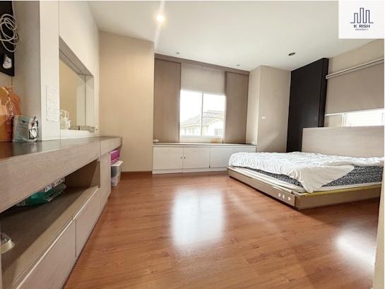 ขายบ้านเดี่ยว 2 ชั้น หลังมุม Size ใหญ่ ม.ปริญญดา ฉลองรัช 72 ตร.ว เลียบทางด่วนเอกมัย-รามอินทรา ตกแต่งสวยทั้้งหลัง ใกล้เซ็นทรัลอีสต์วิลล์ ใกล้ทางด่วน 18