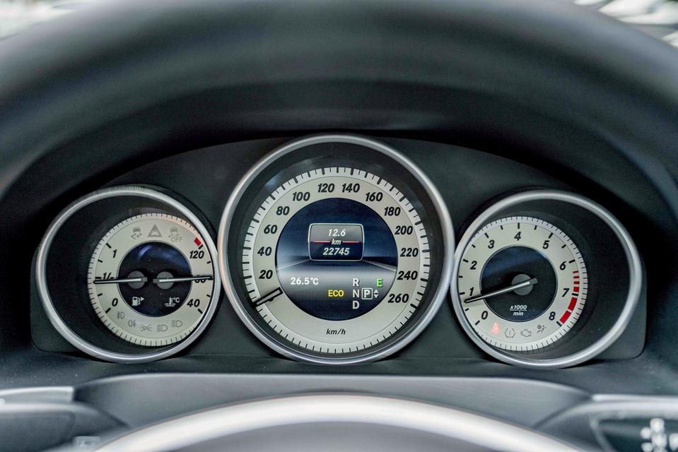 รหัสรถ NP7899 BENZ E200 COUPE ปีรถ : 2014 16