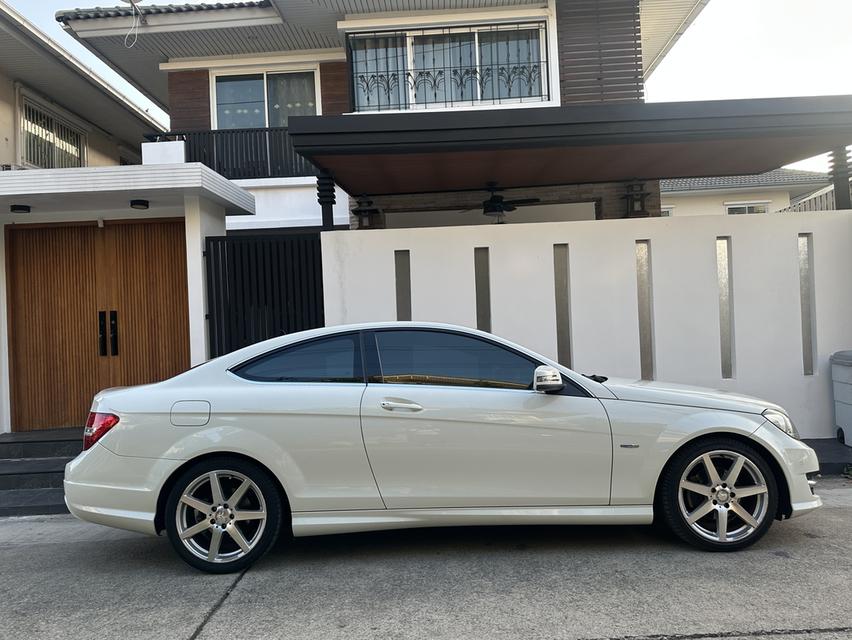 รถสปอร์ตคูเป้ BENZ C180 1.8 Coupe AMG จดทะเบียนปี2012 รูปที่ 5