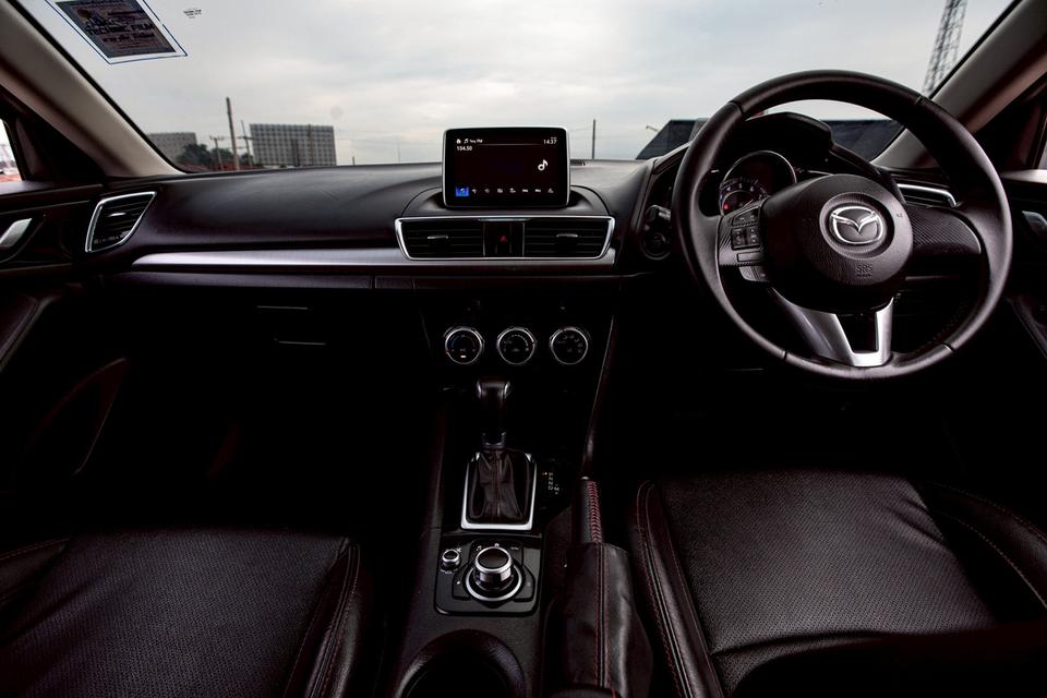 Mazda3 Skyactiv 2.0S Hatchback ปี 2015 สีแดง  17