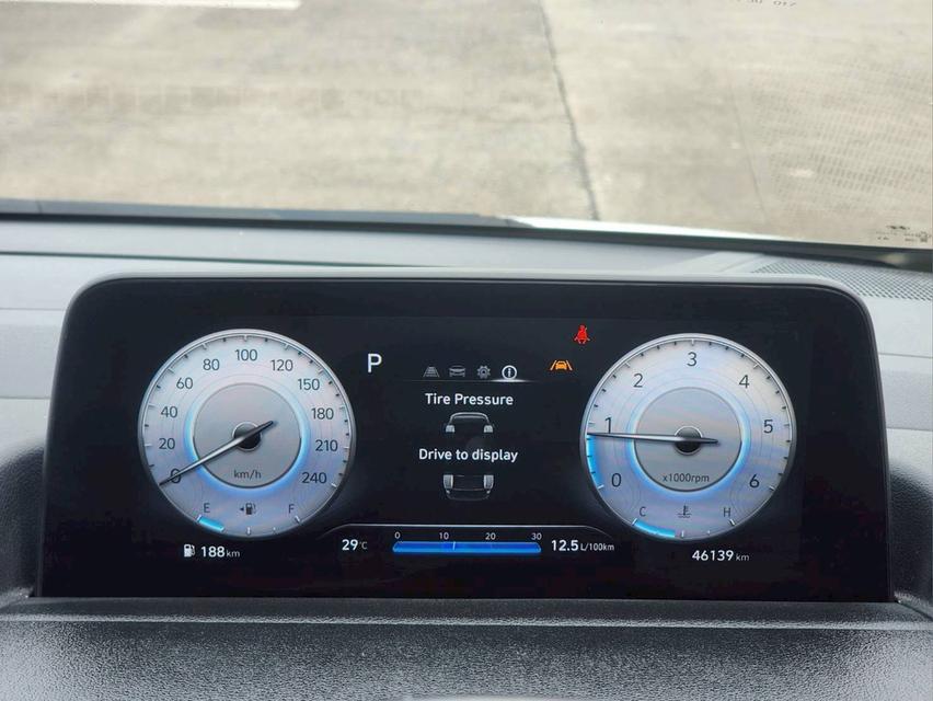 รหัสรถ PEAT911 🚐🚙HYUNDAI STARIA PREMIUM (SUNROOF) สีขาว ภายในดำ ปี 23  15