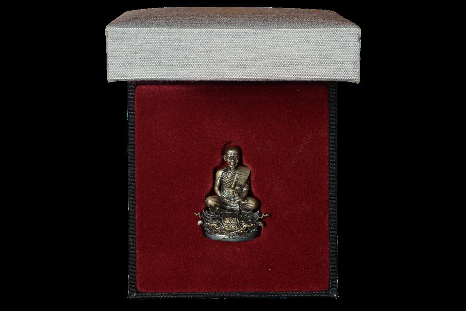 พระกริ่งเจริญพร 19 หลวงพ่อคูณ