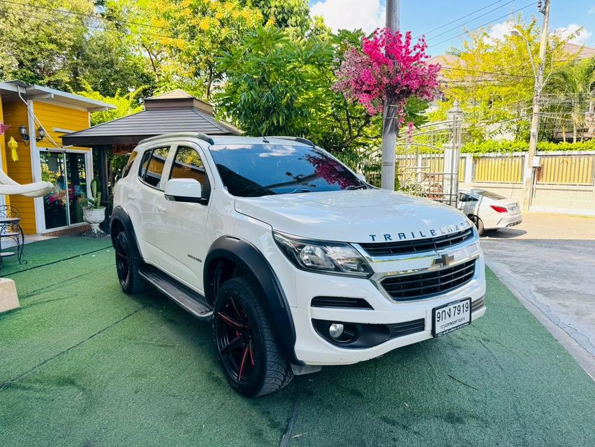Chevrolet TRAILBLAZER รุ่น LT เครื่อง2.5cc.AUTO ปี 2019 รถ SUV ตัวใหญ่