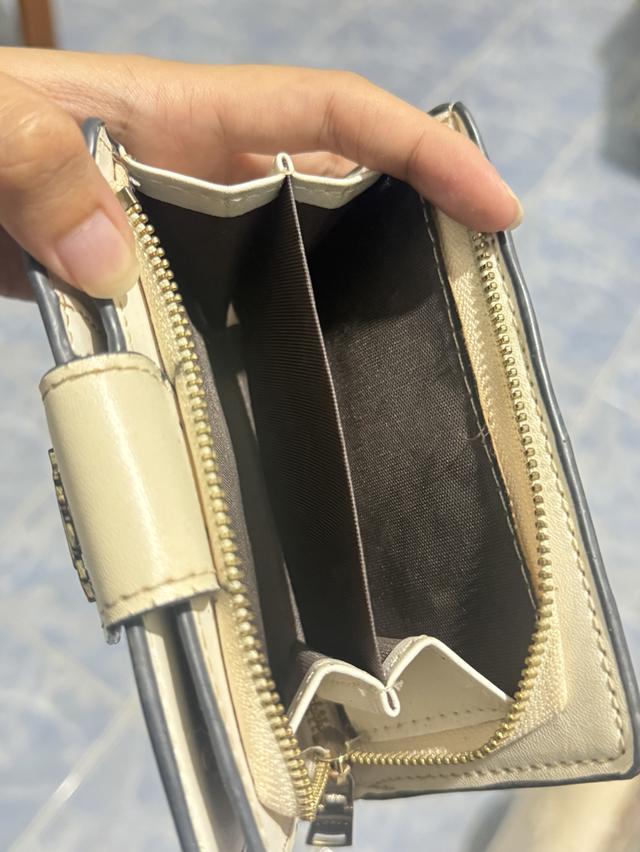 กระเป๋าสตางค์ Coach Medium Corner Zip Wallet แท้ มือสอง