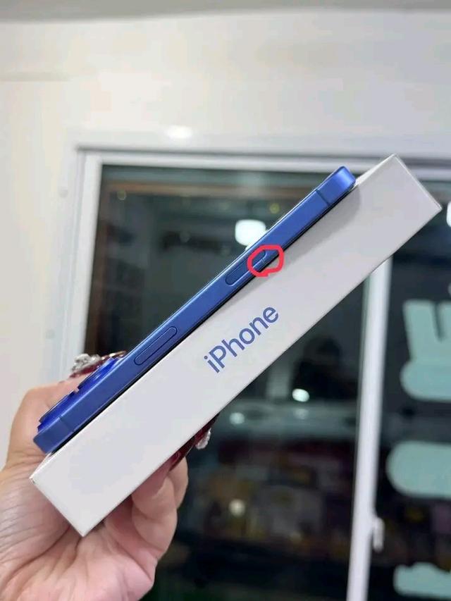 ขาย iPhone 16 สีน้ำเงิน 3