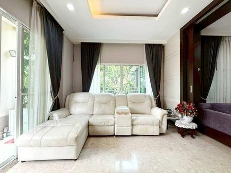 หมู่บ้านบางกอก บูเลอวาร์ด (สาทร-ปิ่นเกล้า1)